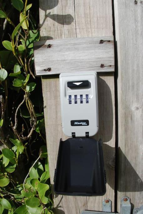 Wow I'M Living On The Beach. Luxury 4 Bed Sleeps 8 Pagham Εξωτερικό φωτογραφία