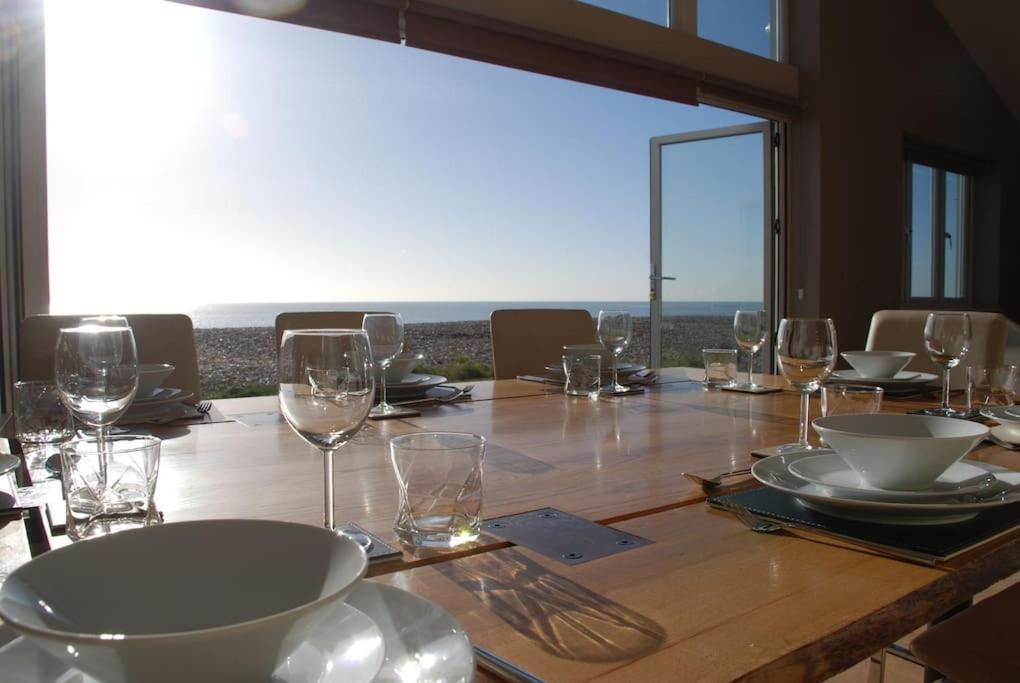 Wow I'M Living On The Beach. Luxury 4 Bed Sleeps 8 Pagham Εξωτερικό φωτογραφία
