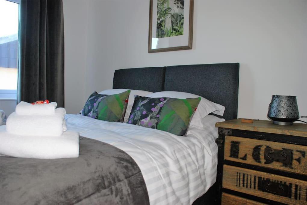 Wow I'M Living On The Beach. Luxury 4 Bed Sleeps 8 Pagham Εξωτερικό φωτογραφία