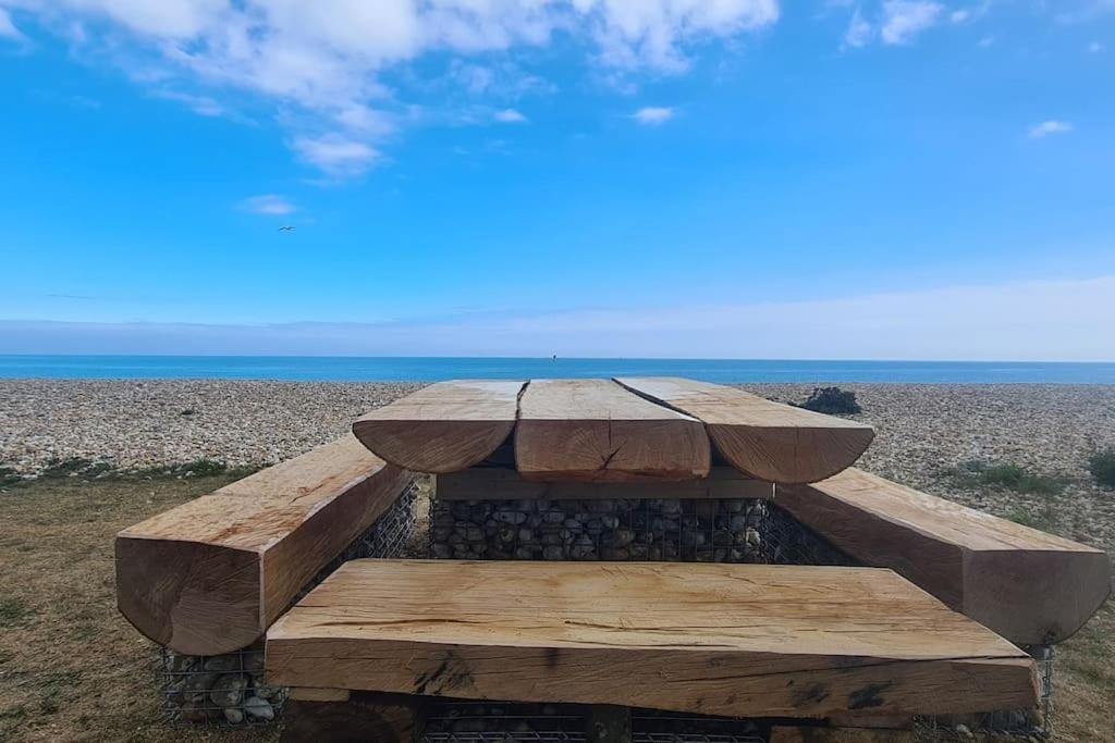 Wow I'M Living On The Beach. Luxury 4 Bed Sleeps 8 Pagham Εξωτερικό φωτογραφία