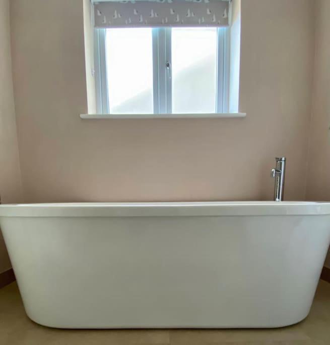 Wow I'M Living On The Beach. Luxury 4 Bed Sleeps 8 Pagham Εξωτερικό φωτογραφία